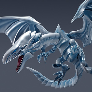 S.H.MonsterArts blue-eyed white dragon (an auspicious creature in Chinese mythology)